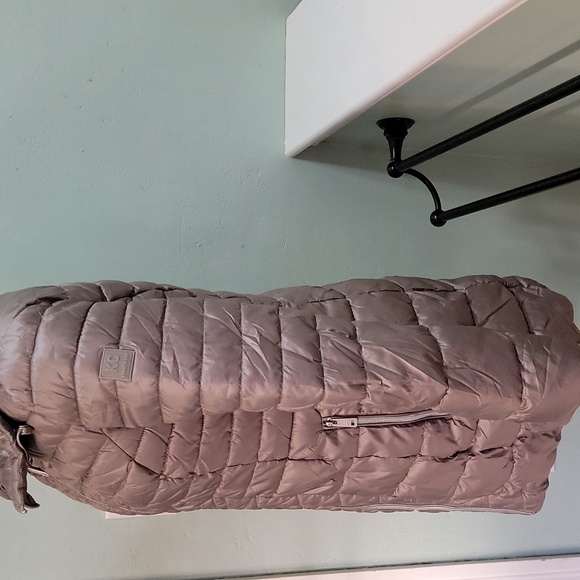 Kenneth Cole Puffer Coat NWT Size Small - Picture 3 of 9